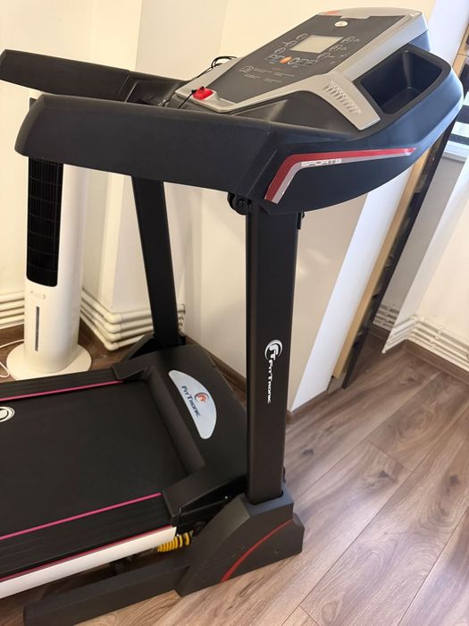 Bandă de alergare electrică FitTronic D100 – pliabilă