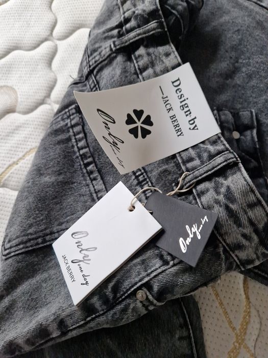 Дамски дънки-нови