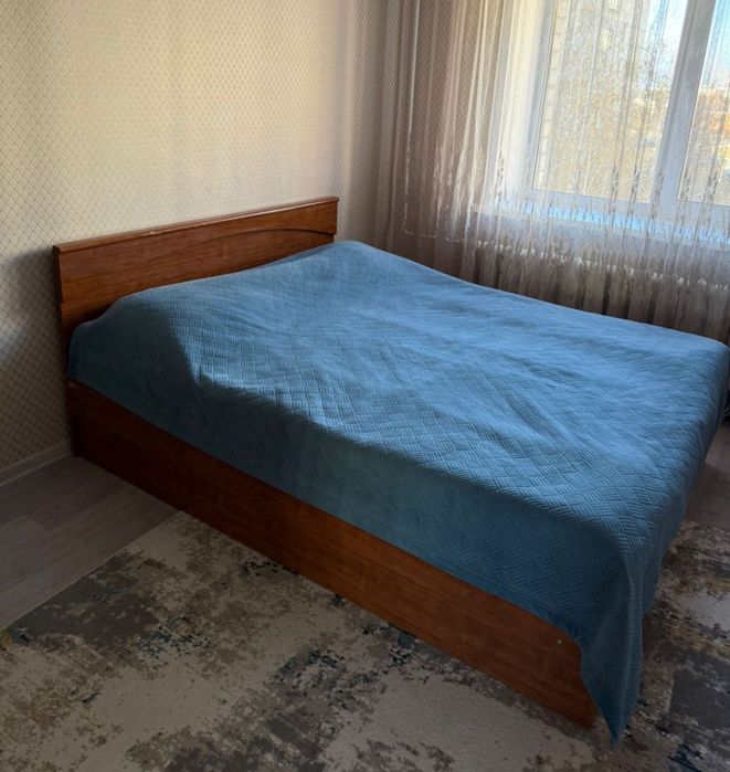 Продам спальный гарнитур