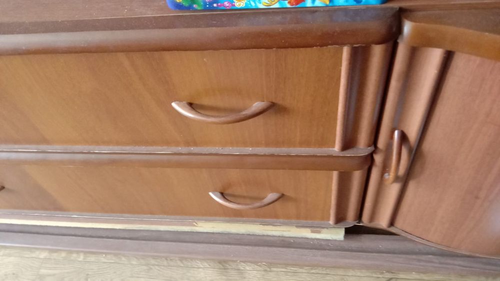 Продам мебельную стенку.