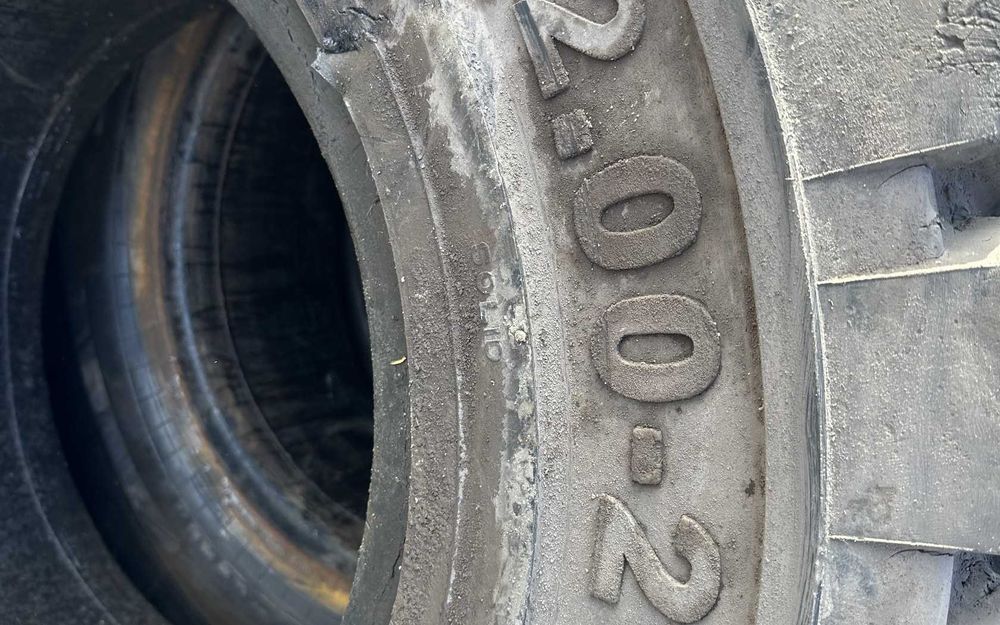 Cauciucuri pline 1200 R20