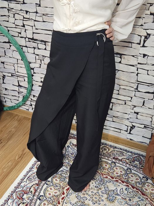 Чёрные брюки продаю