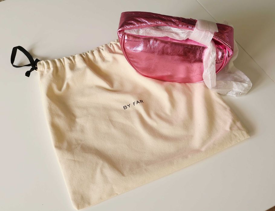 By Far Baby Cush розова чанта