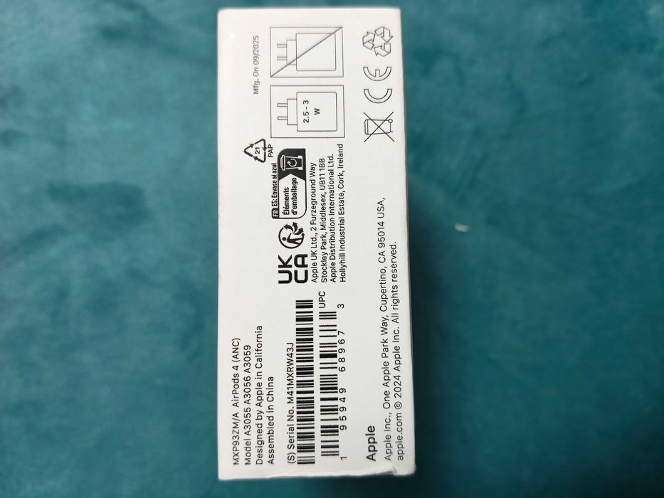 Airpods 4 with active noise cancellatio