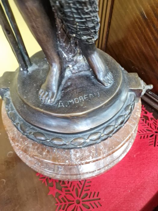 Прекрасна антикварна голяма френска бронзова фигура статуетка