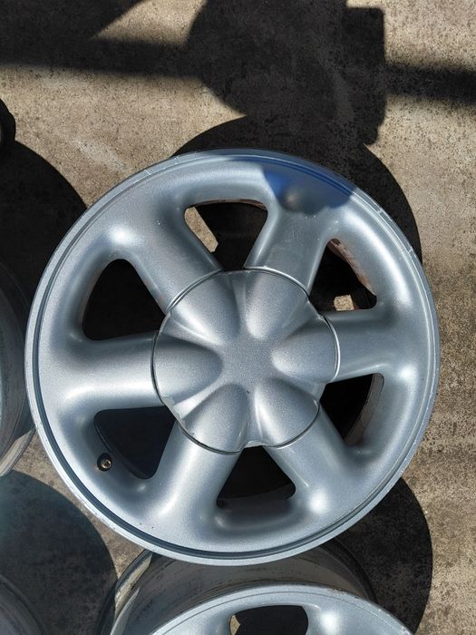 Оригинални алуминиеви джанти за Renault 15" 4×100