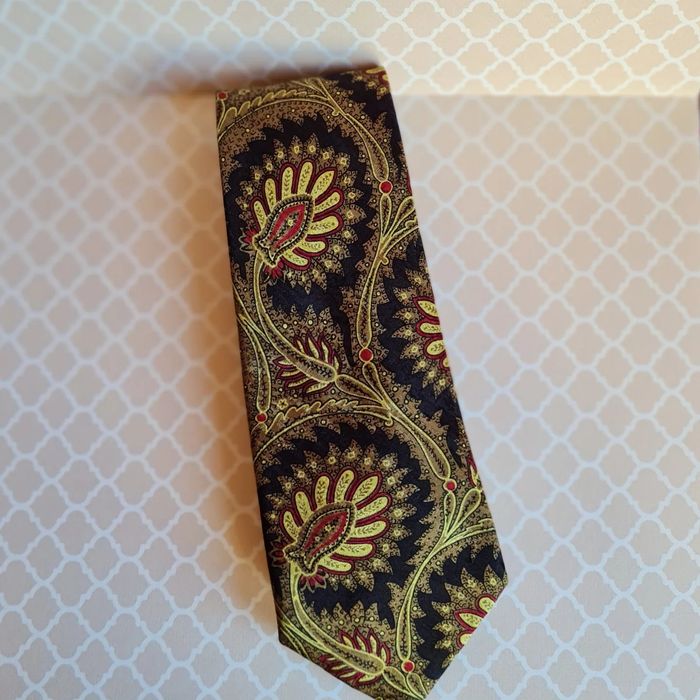 Cravate din matase modele deosebite stare excelenta, ca noi