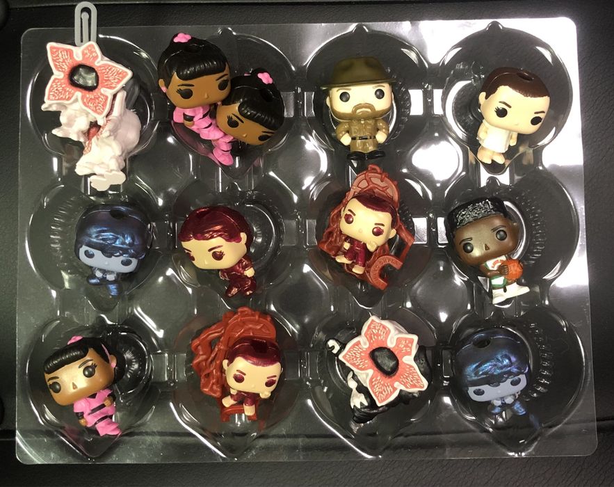 Продам фигурки Kinder Joy Stranger Things