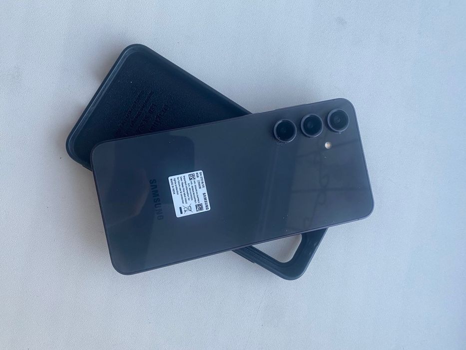 Самсунг  S 24 FE