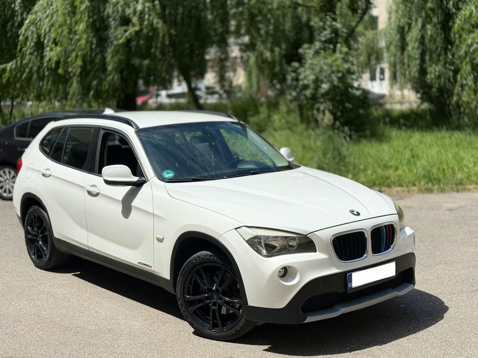 SUV * BMW X1 * X-Drive * Alb Perlat * Automat * Navi * Piele