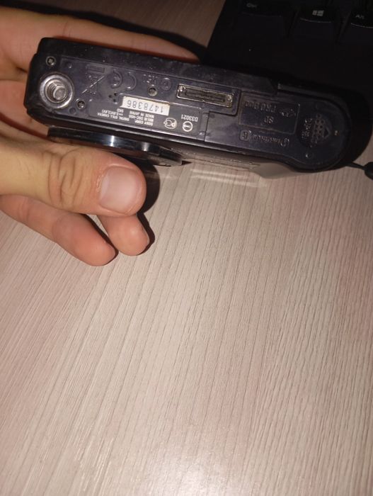 Sony Cyber-shot DSC-H55