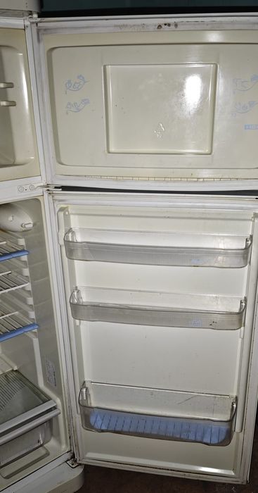 Холодильник Indesit