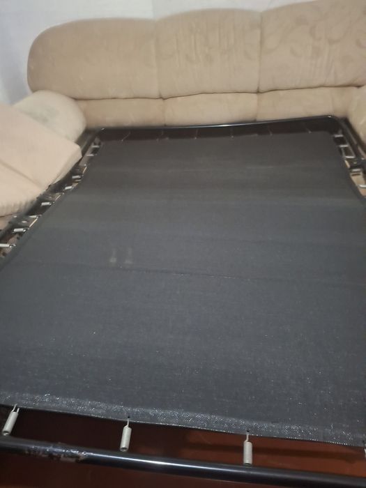 Продам диван с двумя крёслами.