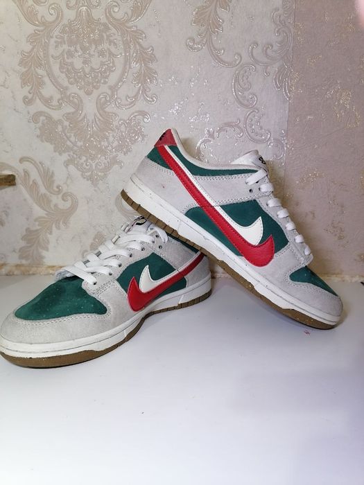 Продаю оригинальные кроссовки Nike