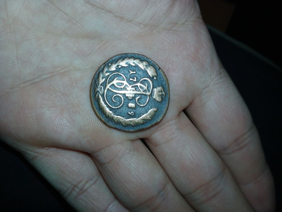 1790 yilgi tanga ekan uydagi padvoldan topip oldik