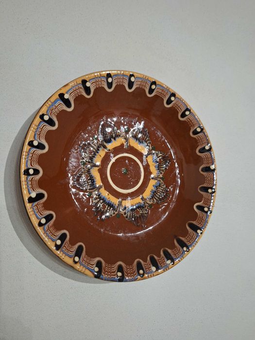 Битова чиния за стена