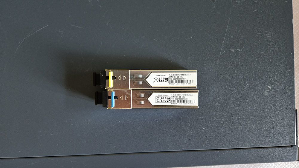 Switch Linksys LGS318P cu POE si cu 2 porturi SFP