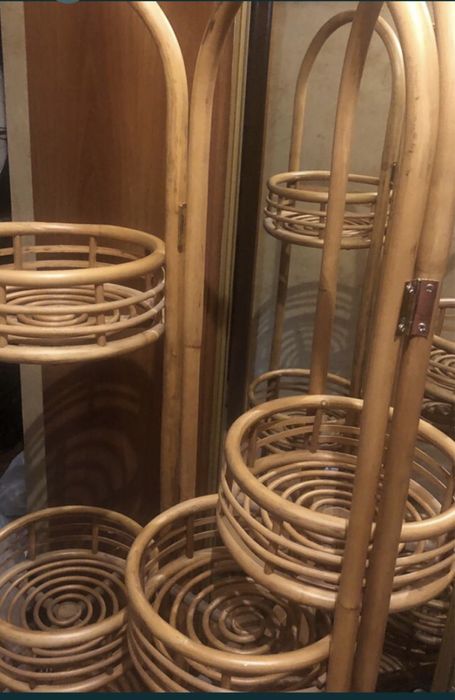 Подставка для цветов из ротанга