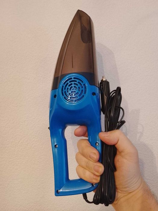 Автомобильный пылесос