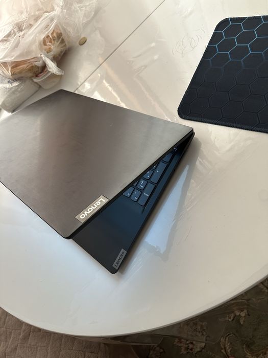Lenovo Ryzen 3 3200u ssd256gb