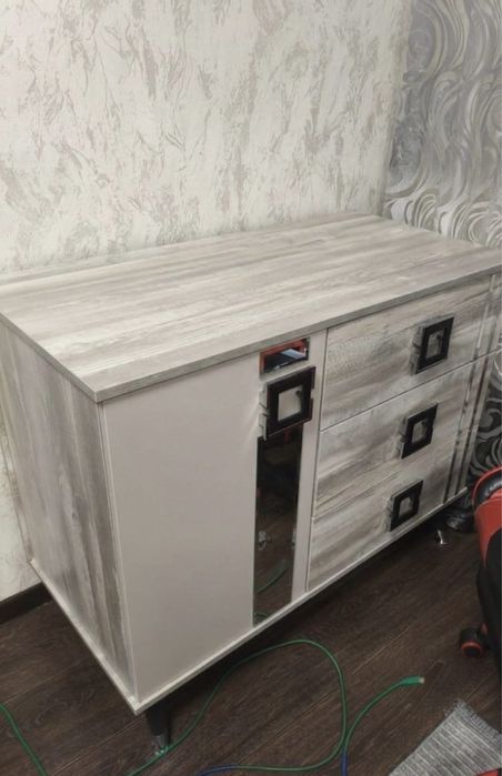 Срочно продам спальный гарнитур