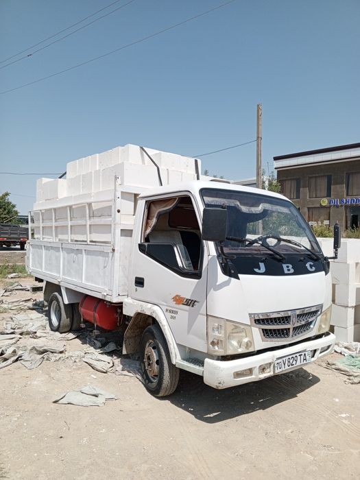 Yuk tashish xizmati Qarshi 2.5 3 tonna gacha