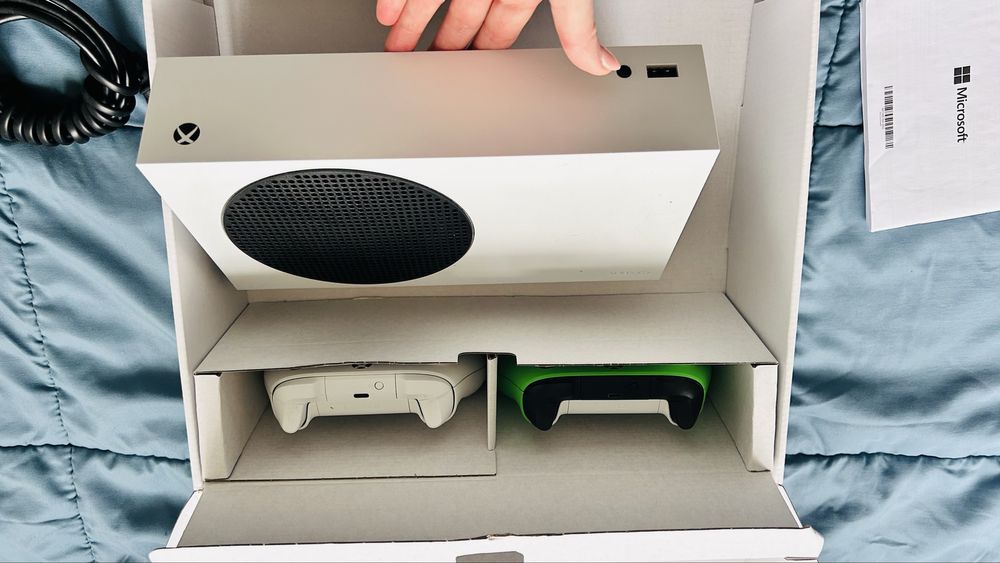 Xbox one S с два джойстика