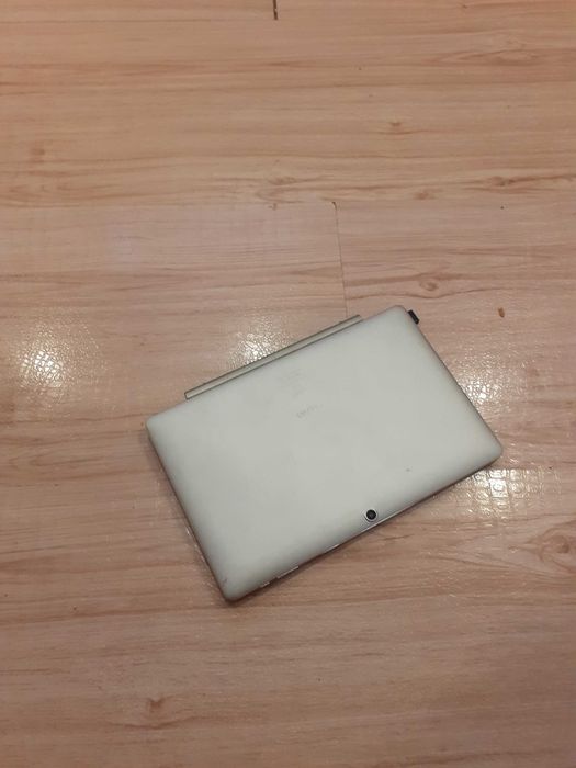 Ноутбук планшет 2 в 1 на Виндовс 10