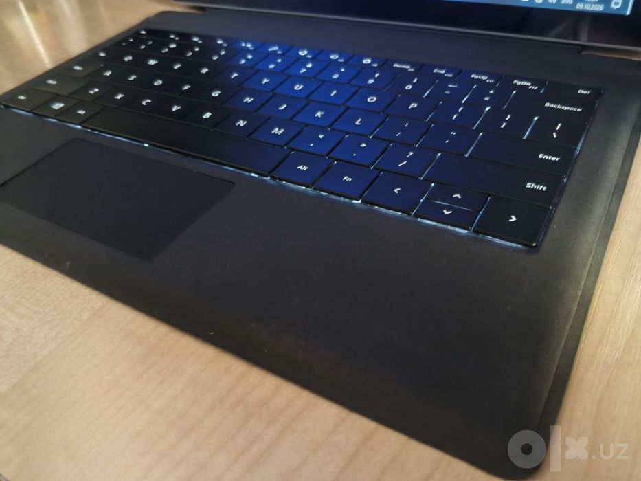 Microsoft Surface Pro 12,3" 2,5K Touch/CORE™ i5 - 7300U/8GB/256GB NVMe