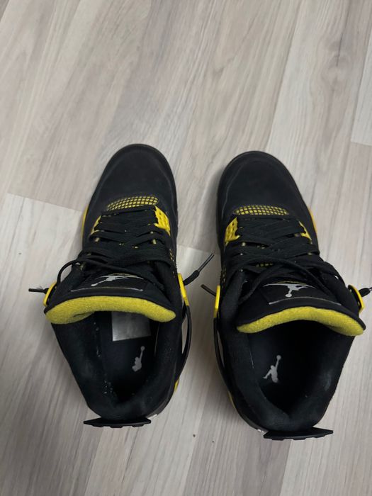 Jordan 4 yellow thunder