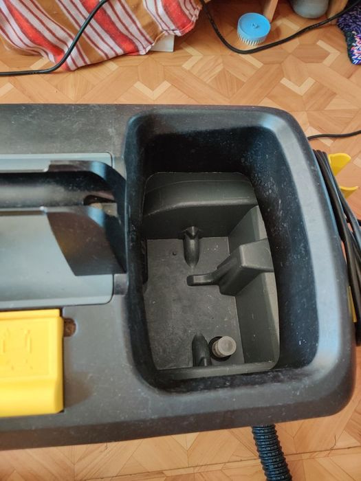Продам пылесос для химчистки Puzzi 10/1