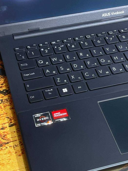 Asus Vivobook Go 15 OLED/AMD Ryzen 5-7520U/8GB DDR5/512GB/FHD OLED