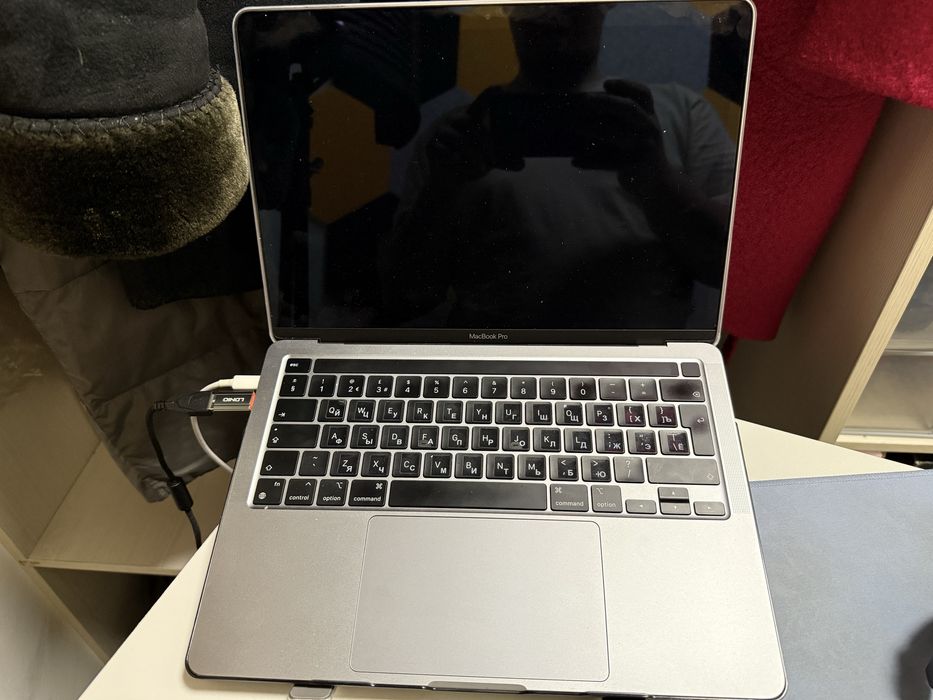 Macbook m2 pro 8gb, 256gb + magic mouse