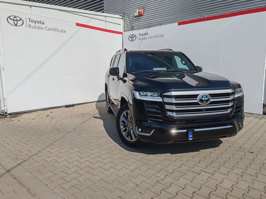 Toyota Land Cruiser 300 istoric complet / impecabila .