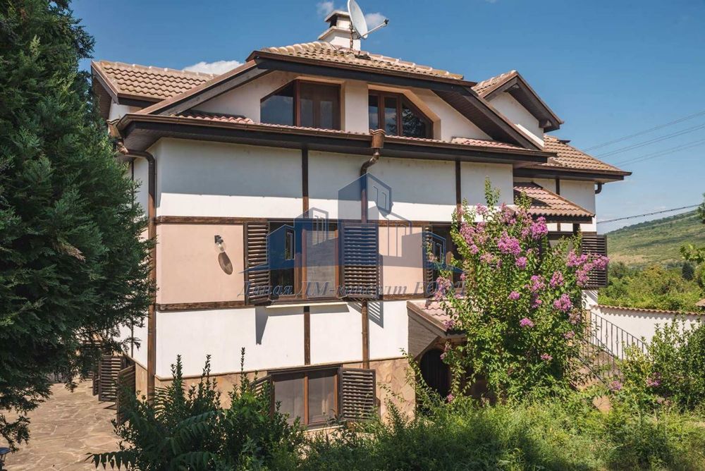 Продава се Къща в с. Мадара, Област Шумен - 1550 кв.м за 368 €/кв.м - Снимка #8