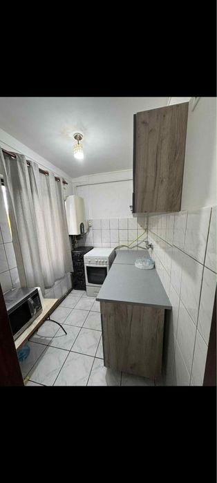 Vând garsionera luminișului 11 B