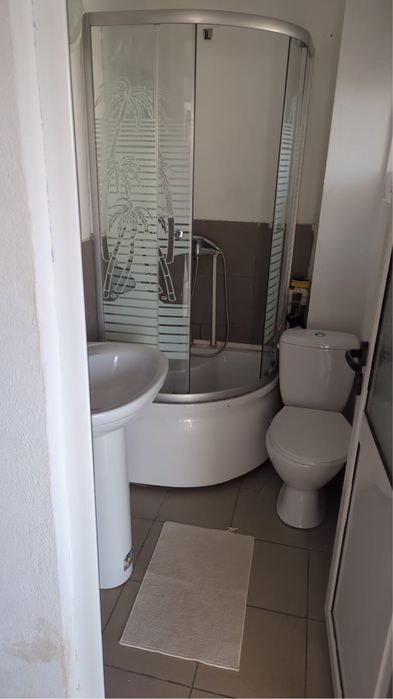 Oferim pentru inchiriere garsoniera in cartierul 1 Mai, langa Spital