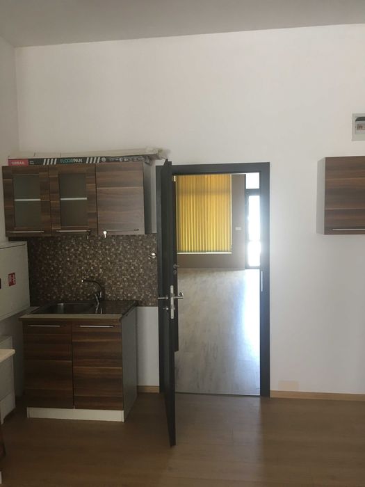 Под наем магазин ( помещение) 100 кв. м.     - кв.  Полигона  гр. Сф