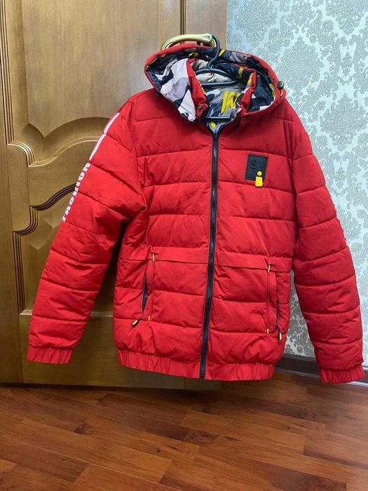 Куртка двухсторонняя, в отличном состоянии