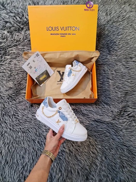 Adidasi Dama pe Comanda!