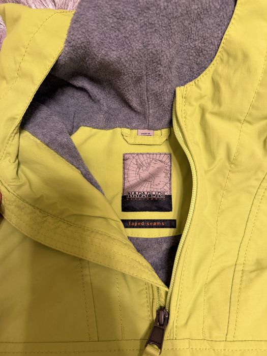 Яке Napapijiri зелено