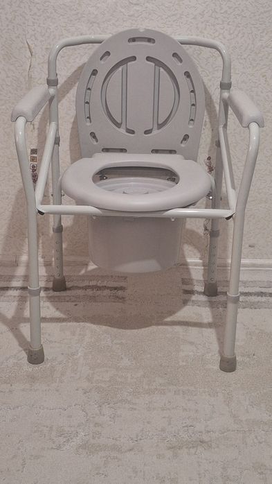 Санитарный.  стул