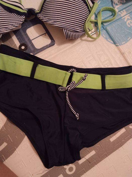 Продам женский купальник