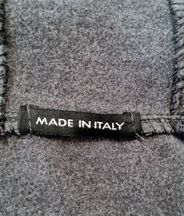 70% lână si 30% viscoză Made in Italy