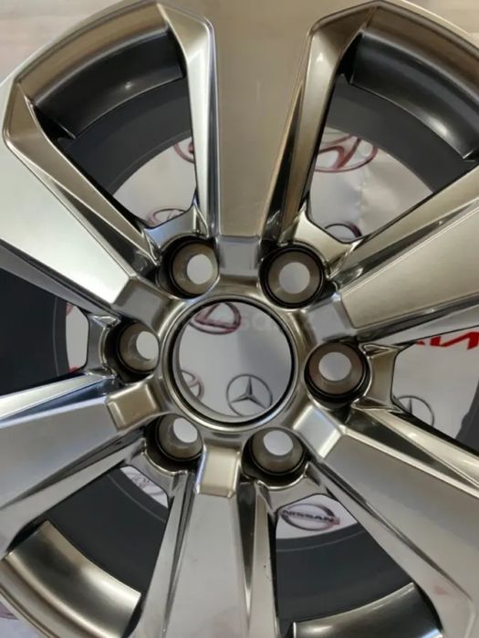 Диск новый оригинал литые R18