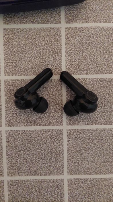 Блютуз наушники.