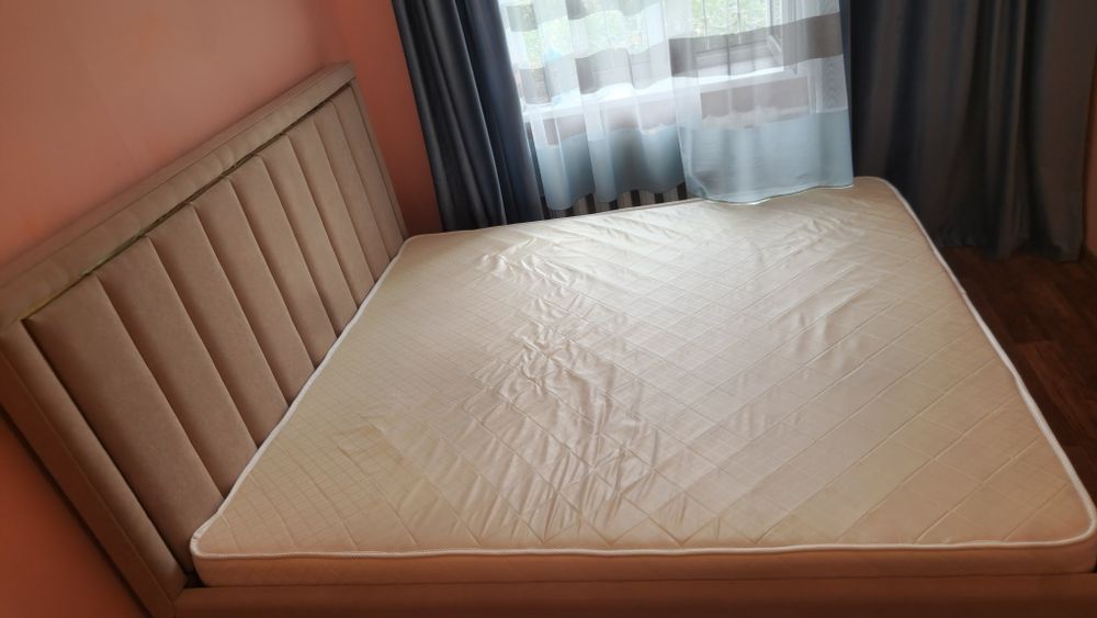 Кровать продам двухспальный