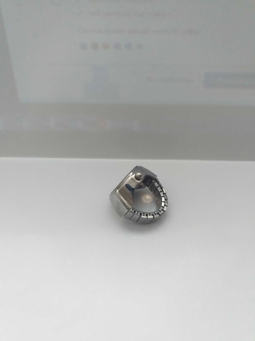 Ceas tip inel cu bratara extensibila