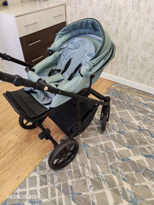 Продам коляску 2 в 1