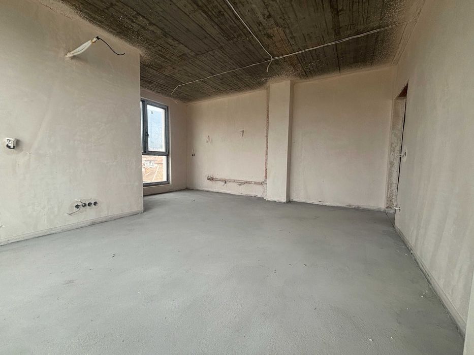 Продава се Тристаен апартамент в Карлово - 92 кв.м за 666 €/кв.м - Снимка #4